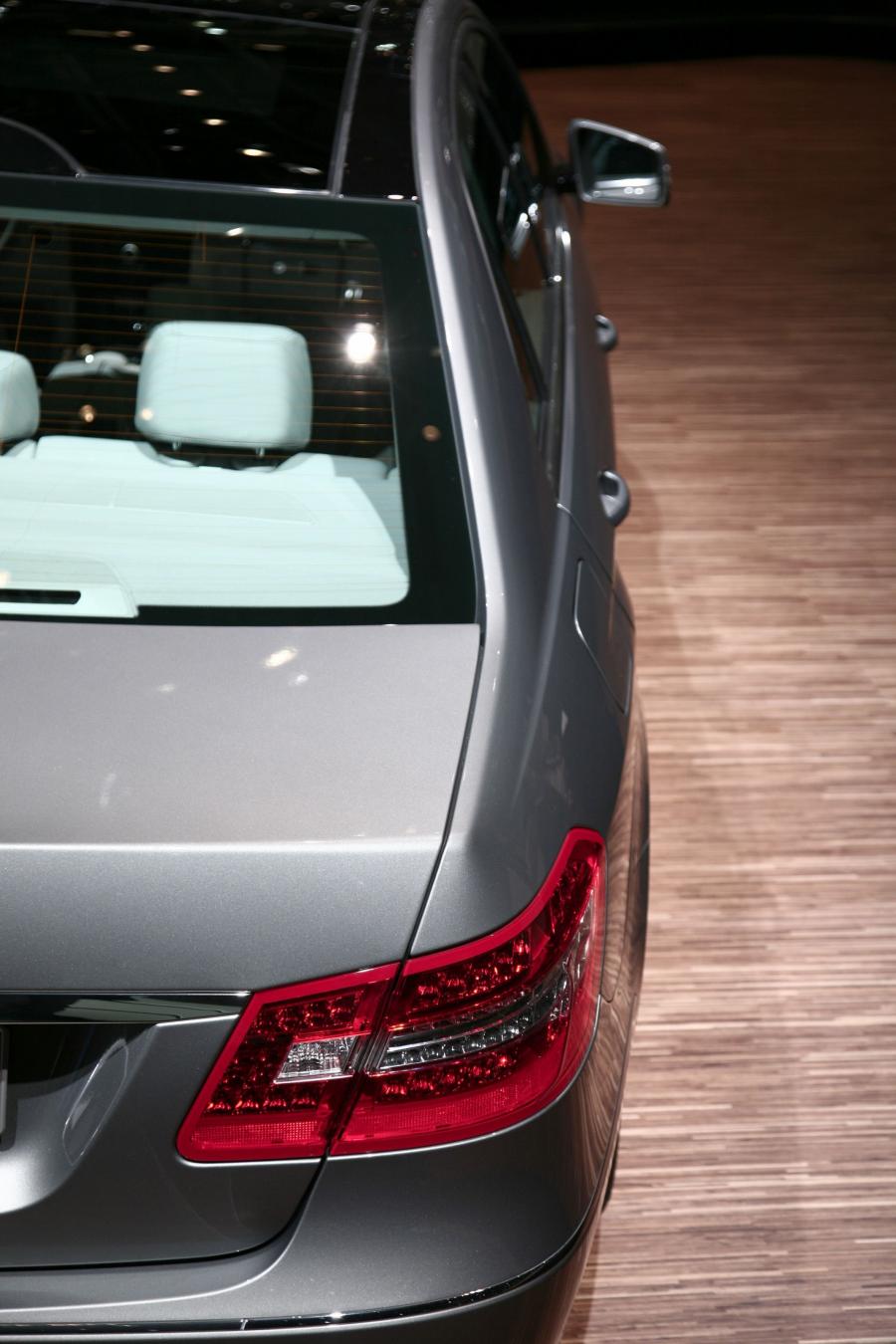  Mercedes-Benz E-Class 2010 года  (фото 43 из 128)